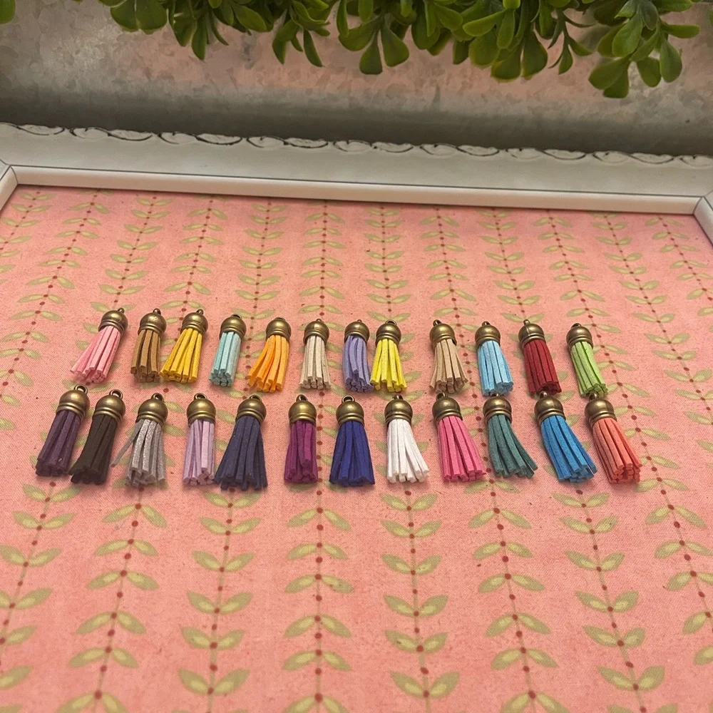 Portland Leather Teeny Tiny Triangle Keychain CHAMPAGNE - Picture 8 of 8